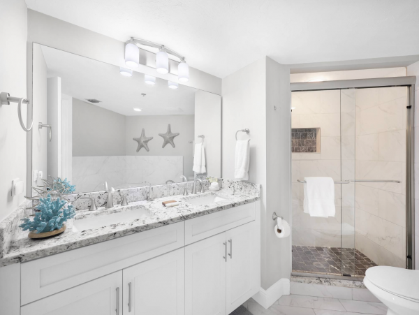 On Beach Vacation Condo Two Bedrooms in Marco Marco Island